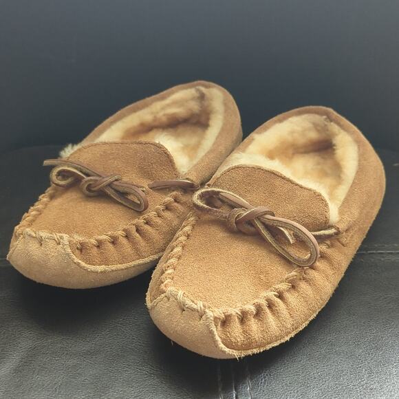 L.L. Bean Kids Wicked Good Sheepskin Suede Soft Sole Slippers - Picture 1 of 6